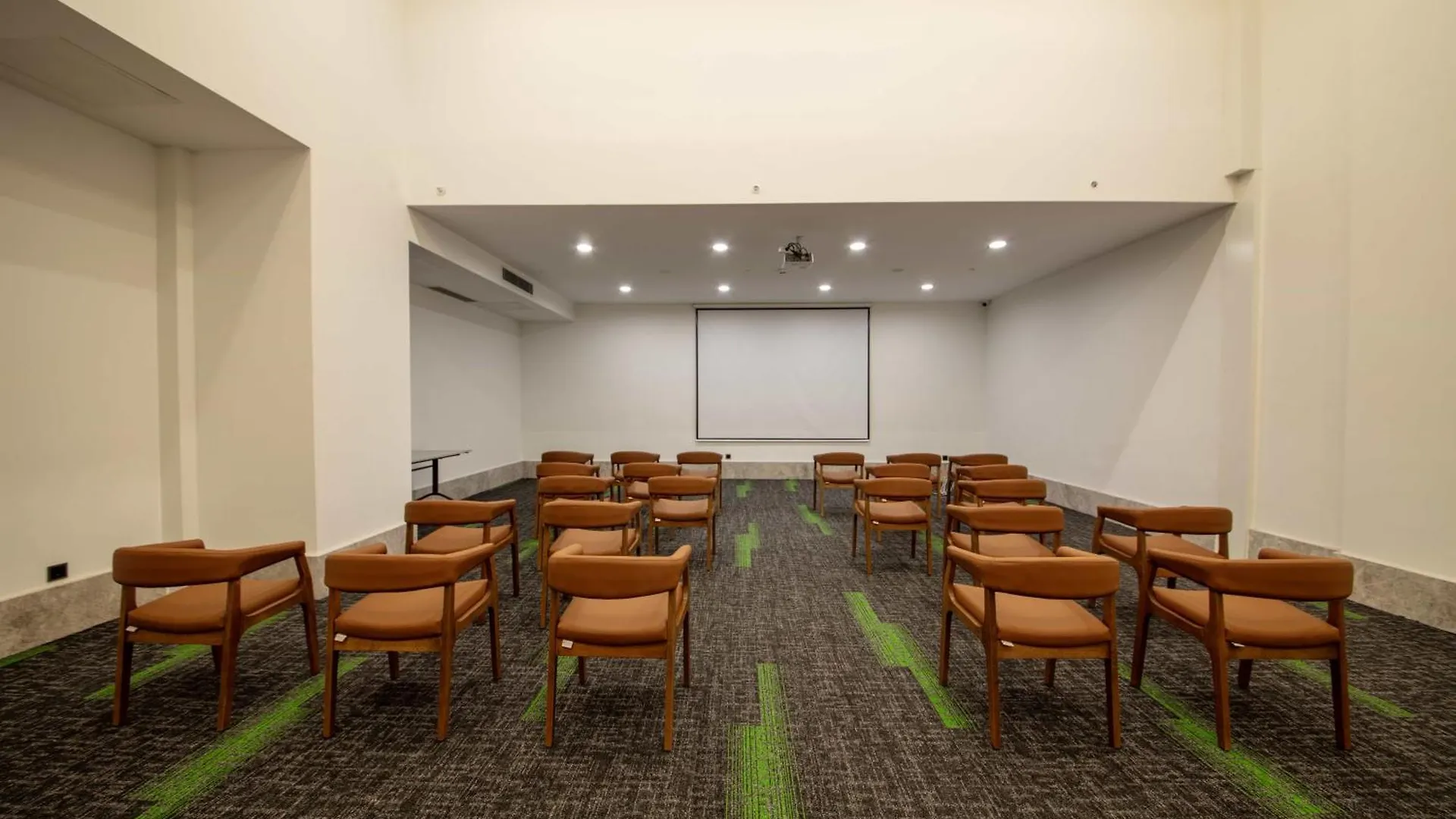 V Center Hotel Трабзон