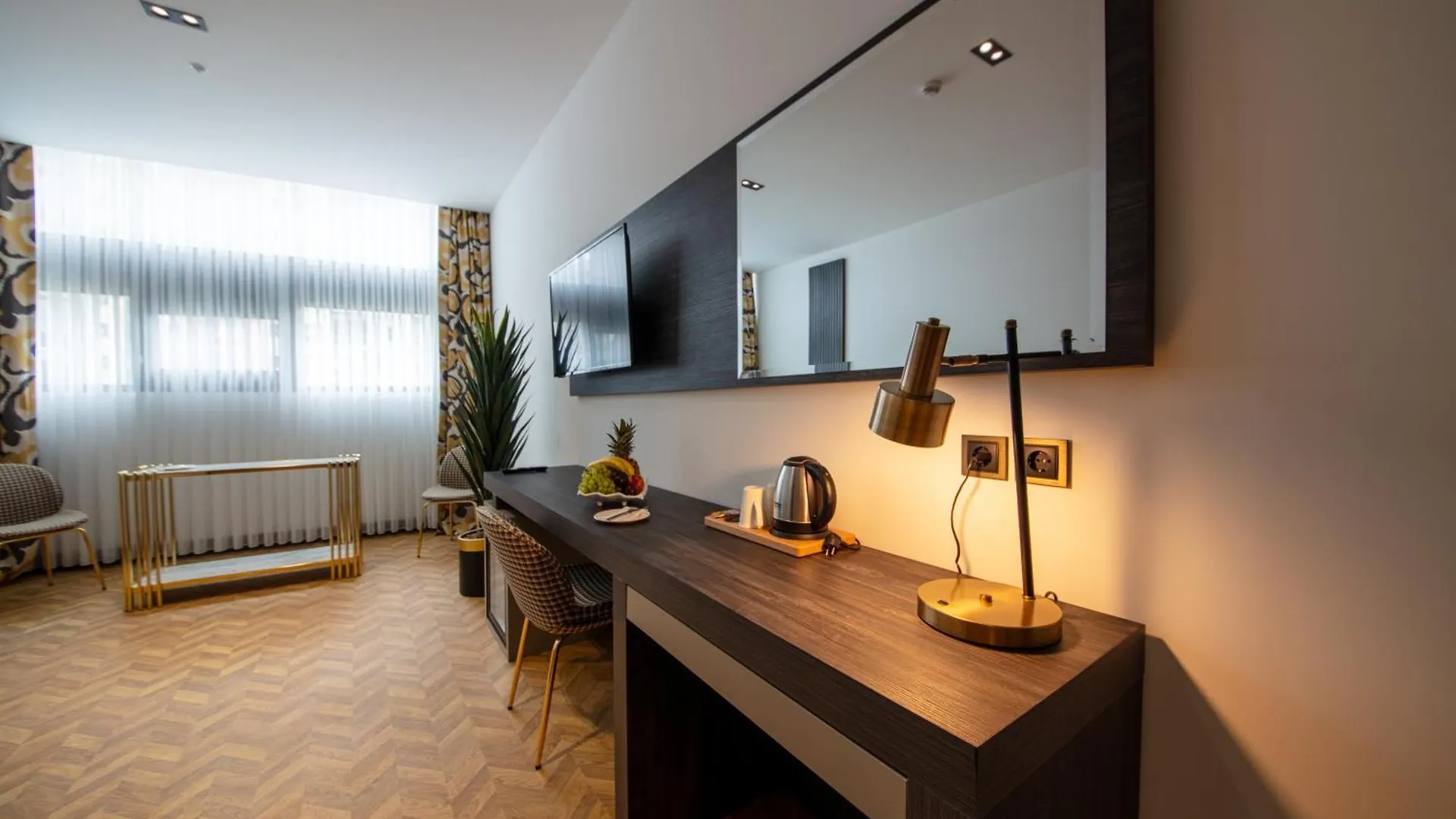 V Center Hotel Трабзон