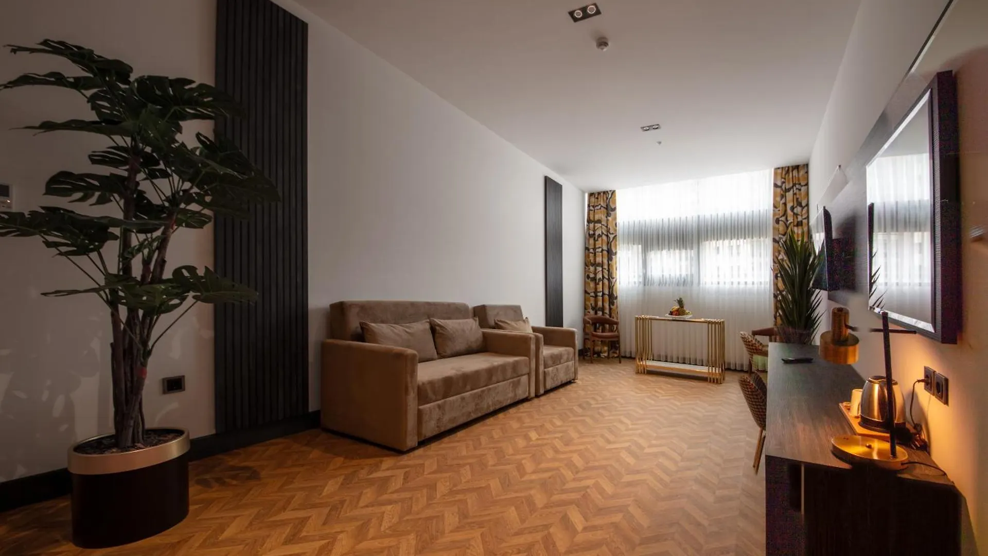 V Center Hotel Трабзон