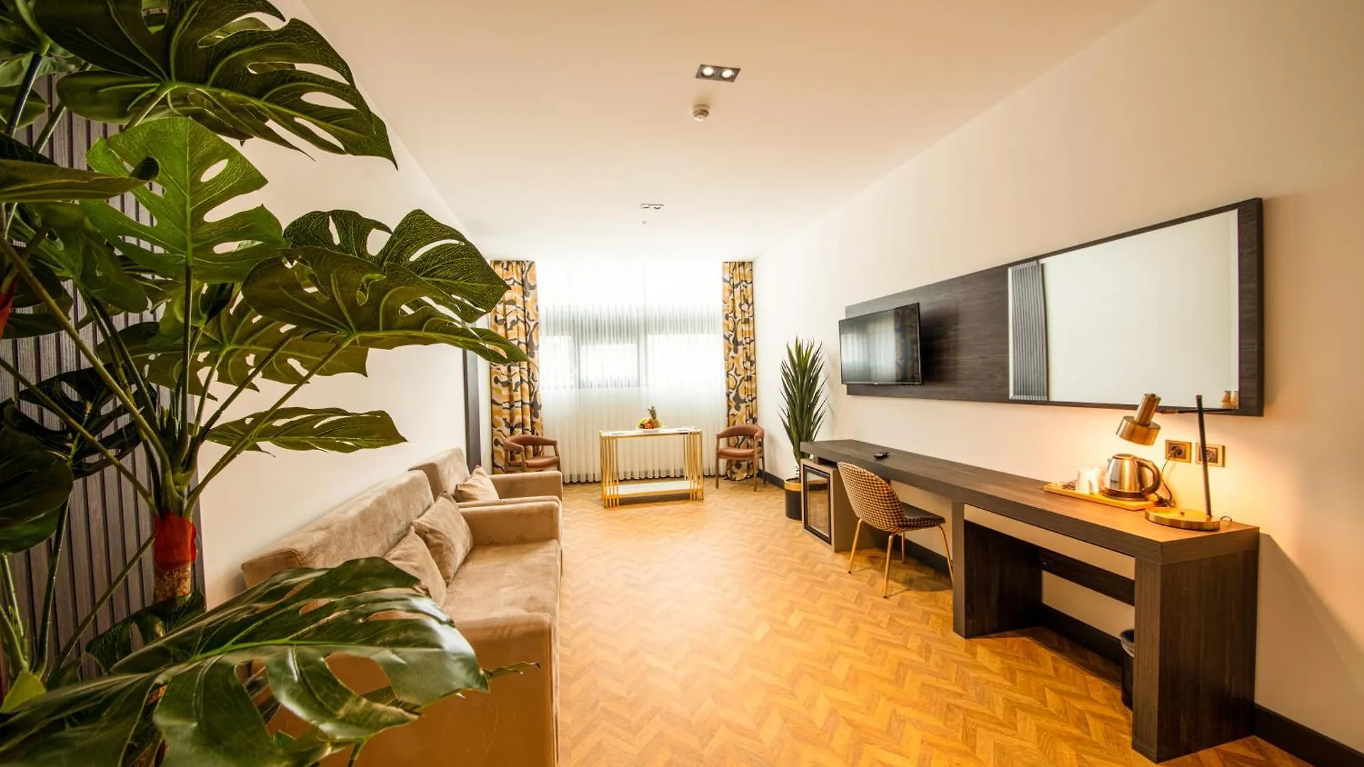 V Center Hotel Трабзон