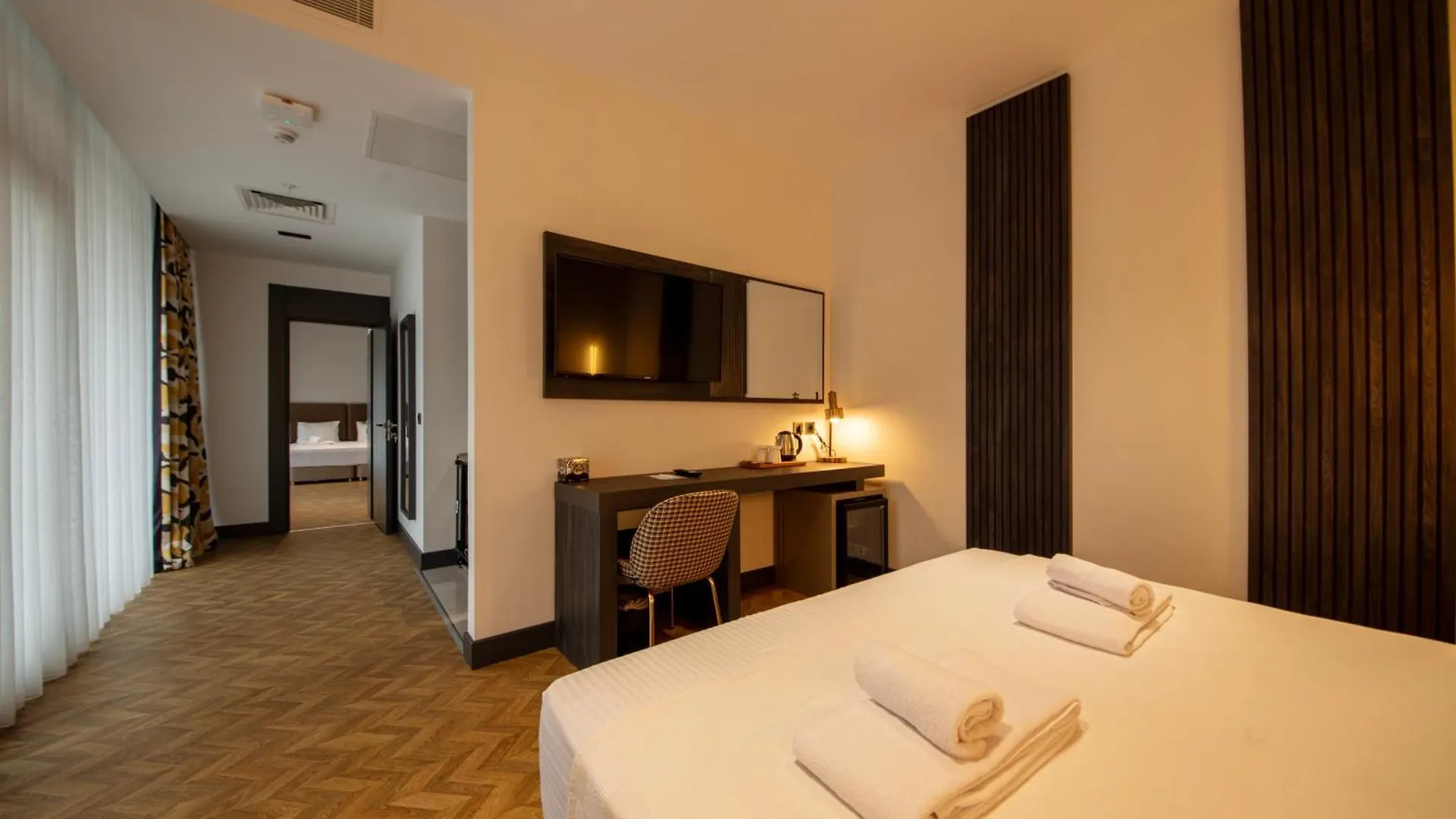 V Center Hotel Трабзон 4*,