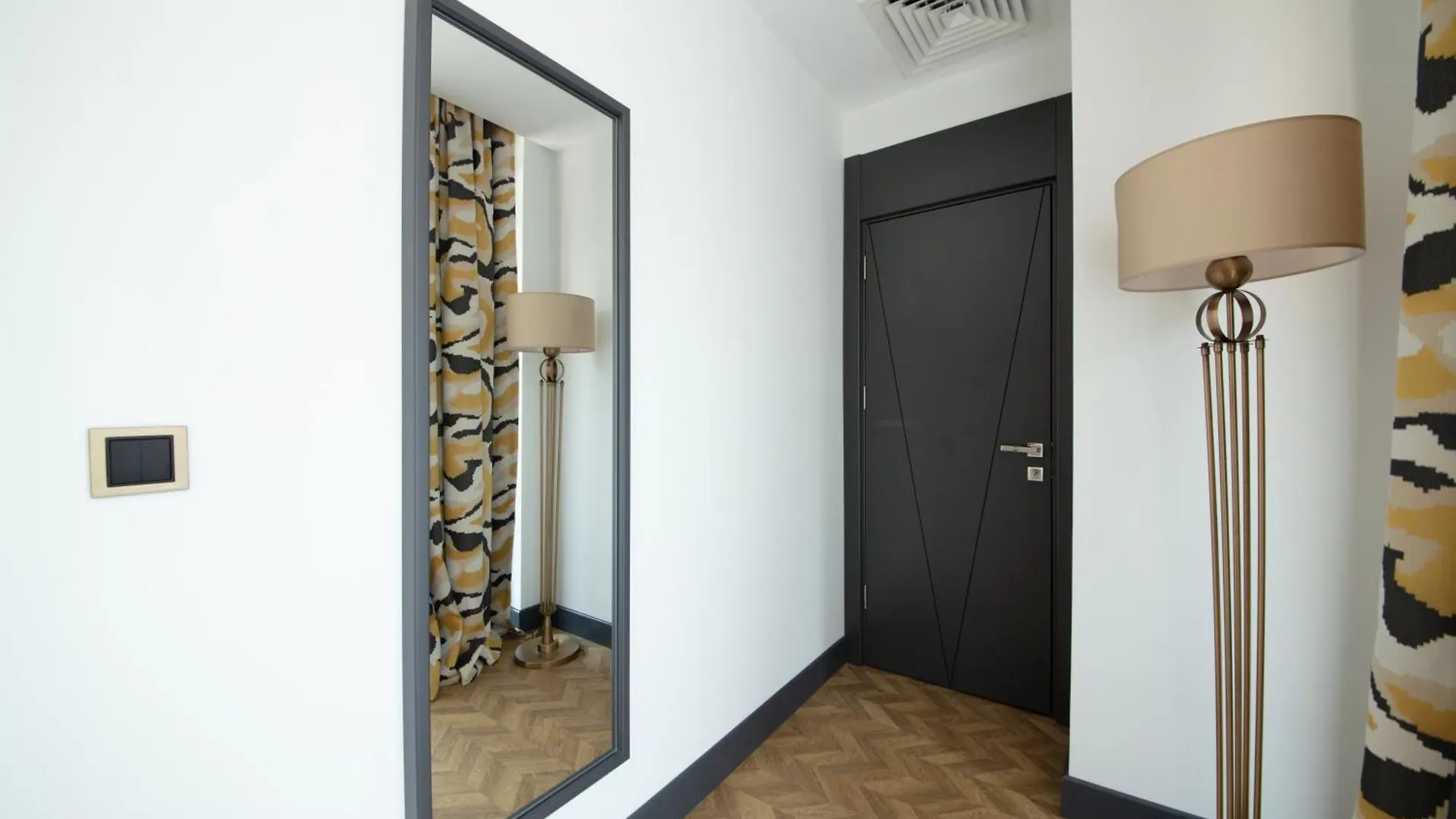 V Center Hotel Трабзон