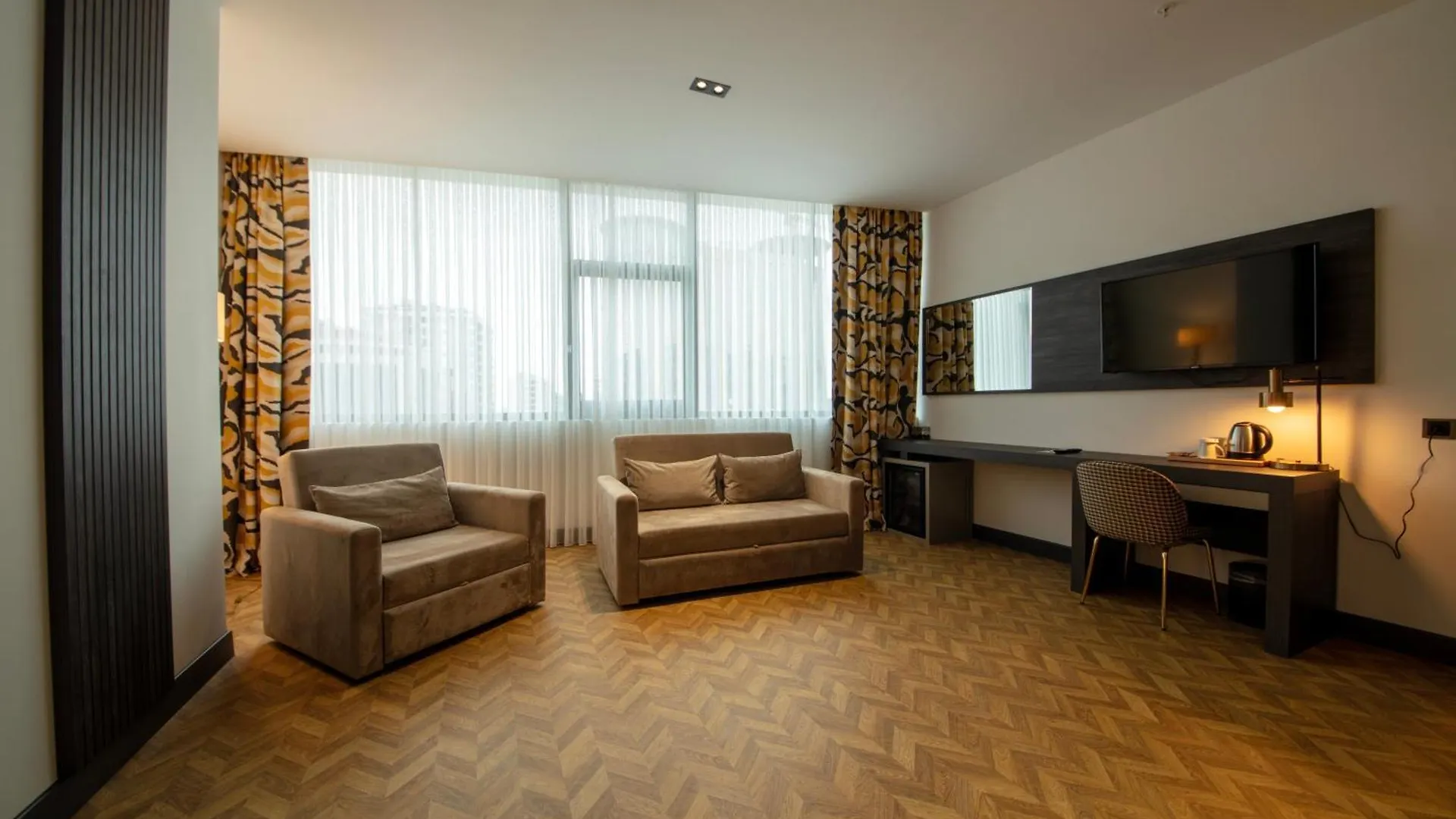 V Center Hotel Трабзон