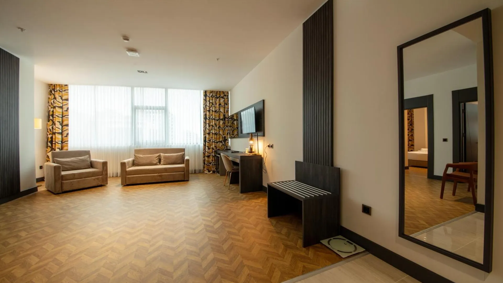 V Center Hotel Трабзон